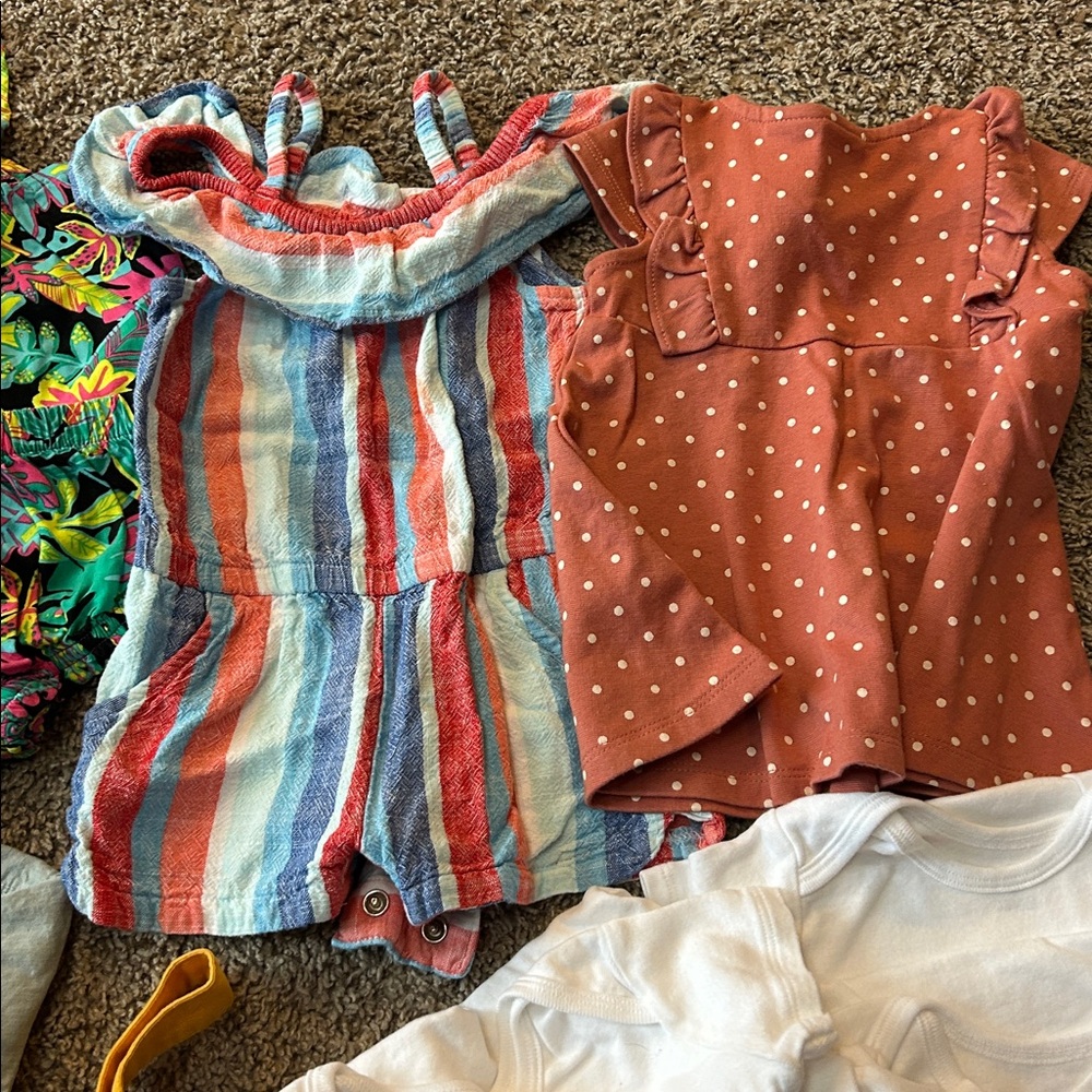 12 month baby Clothing Bundle - Picture 5 of 6